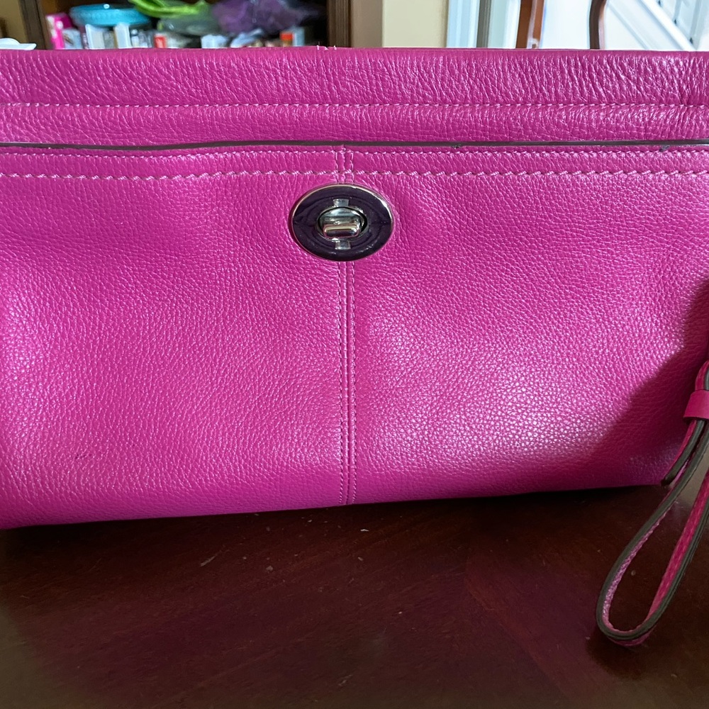 Coach pink leather clutch/wristlet - Picture 3 of 6
